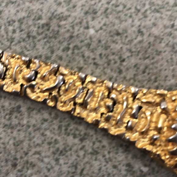 Vintage Elgin Gold nugget ladies watch. main image 4